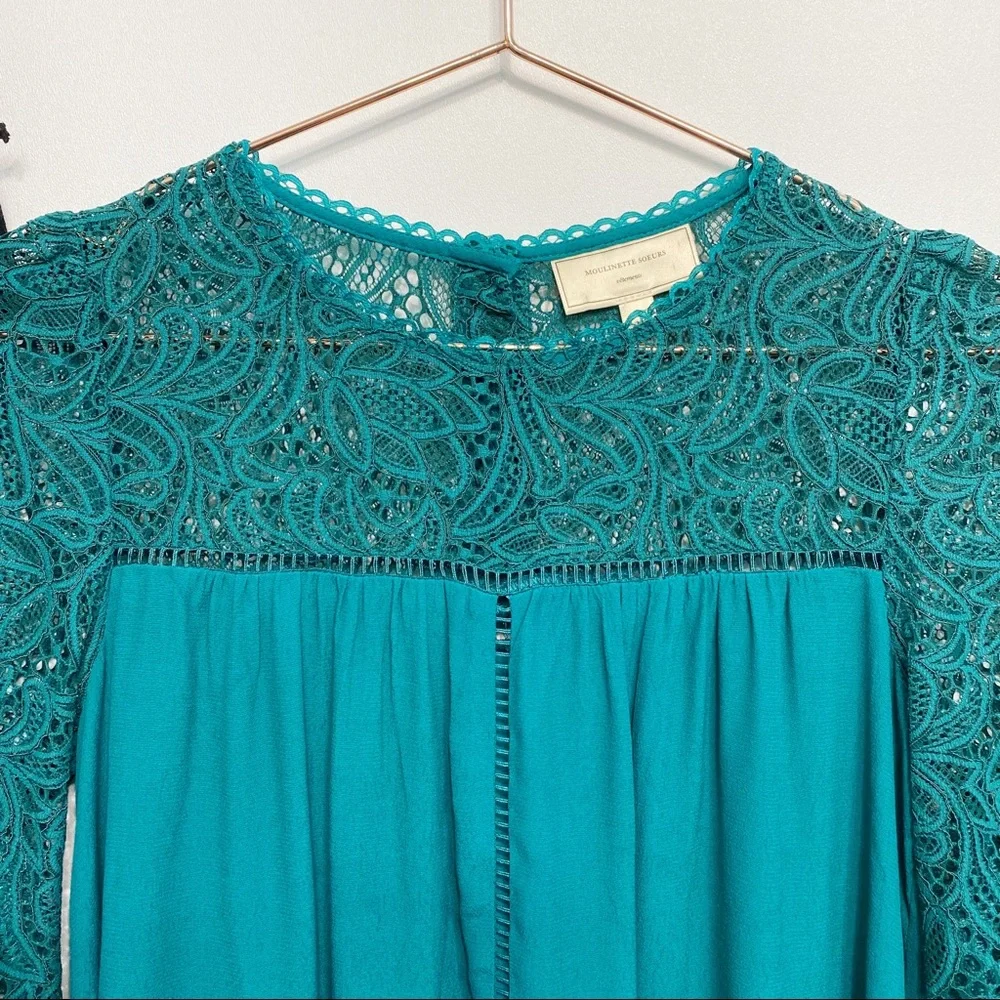 anthro | moulinette soeurs lace cloaked emerald green blouse 2 petite